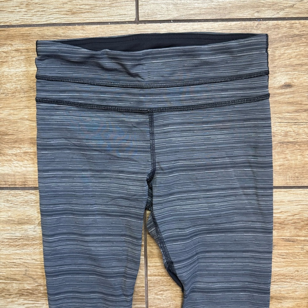 Lululemon Run Inspire Crop II Mesh Cyber Stripe Deep Coal Black Mesh Size 4 - Picture 6 of 15
